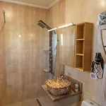 Sunny Premium Mamaia