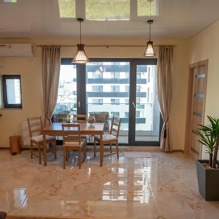 Sunny Premium * Mamaia